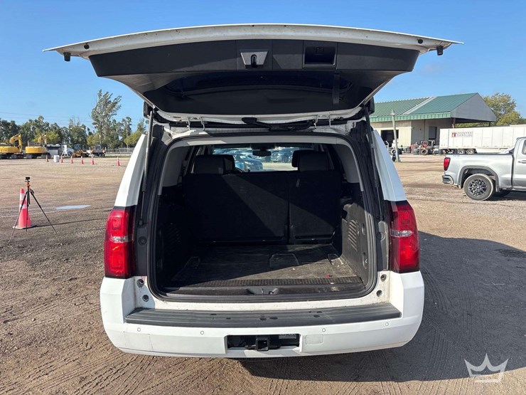2017-chevrolet-tahoe-image-15