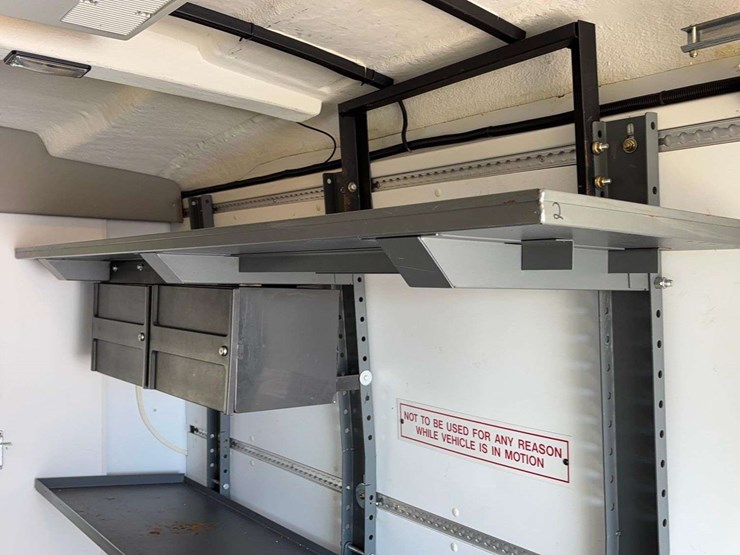 2010-chevrolet-express-3500-image-21