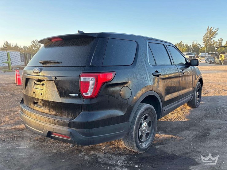 2018-ford-explorer-image-3