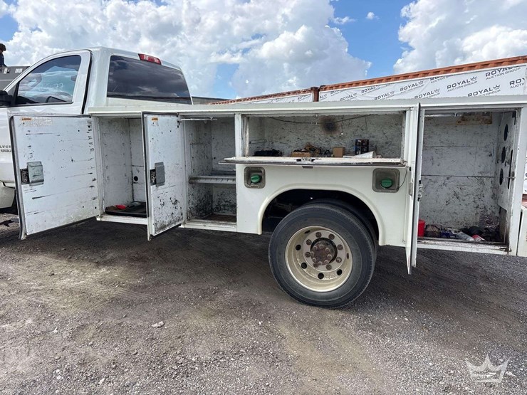 2020-chevrolet-5500hd-4x4-reading-service-truck-image-13