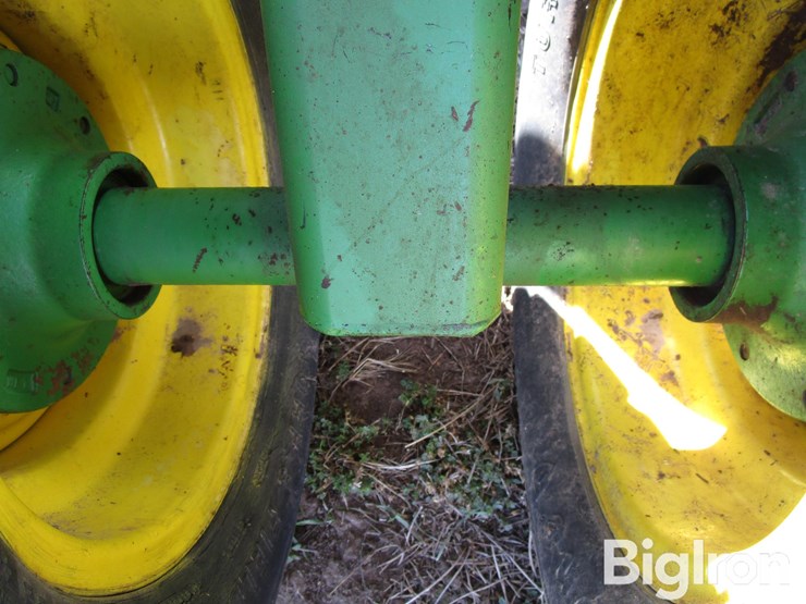 john-deere-750-image-11