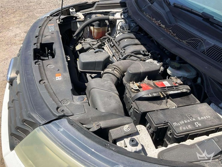 2016-ford-explorer-image-10