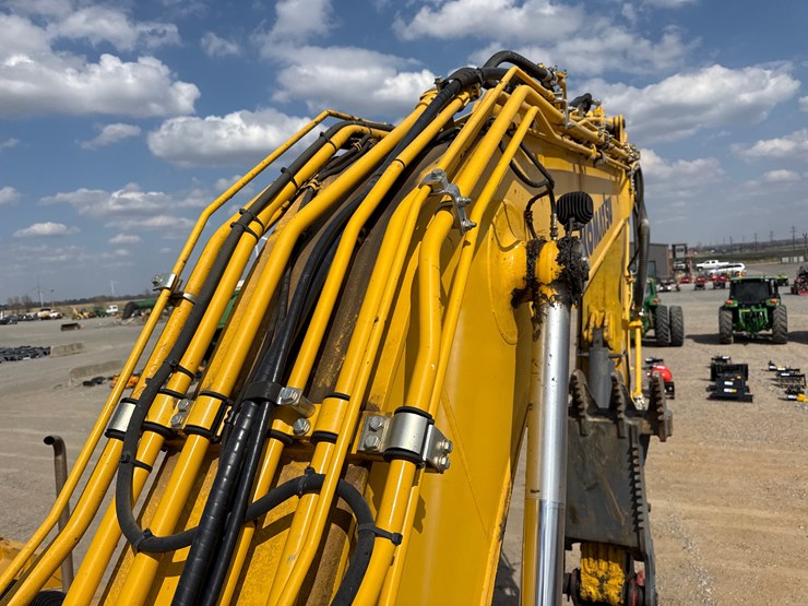 2023-komatsu-pc210-image-38