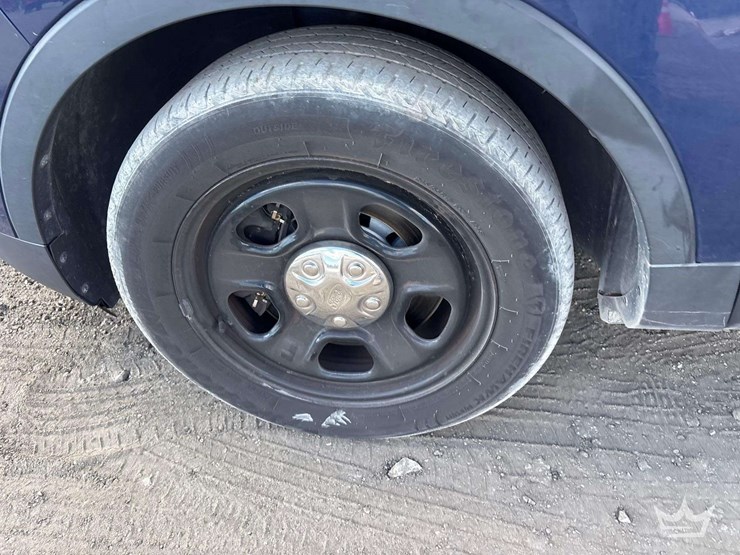 2015-ford-explorer-image-21