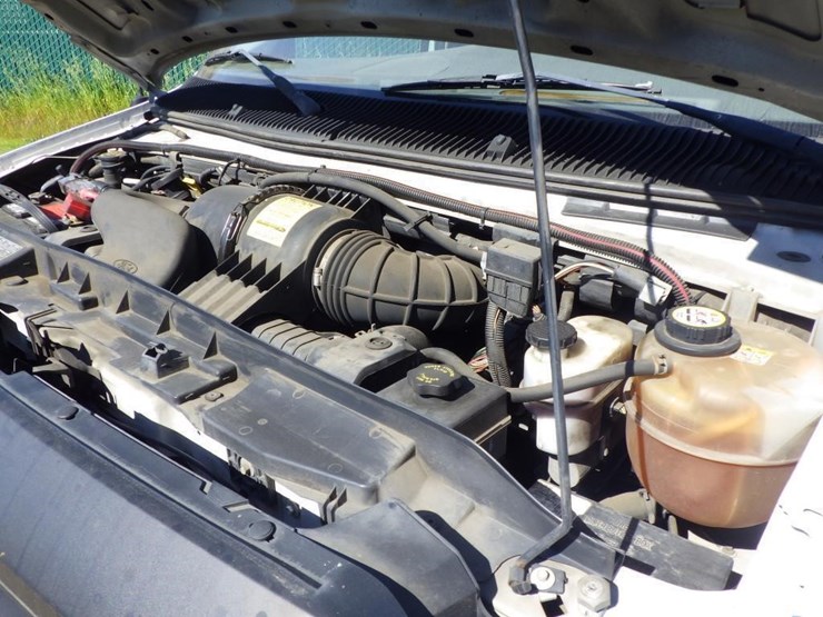 2008-ford-cargo-image-10