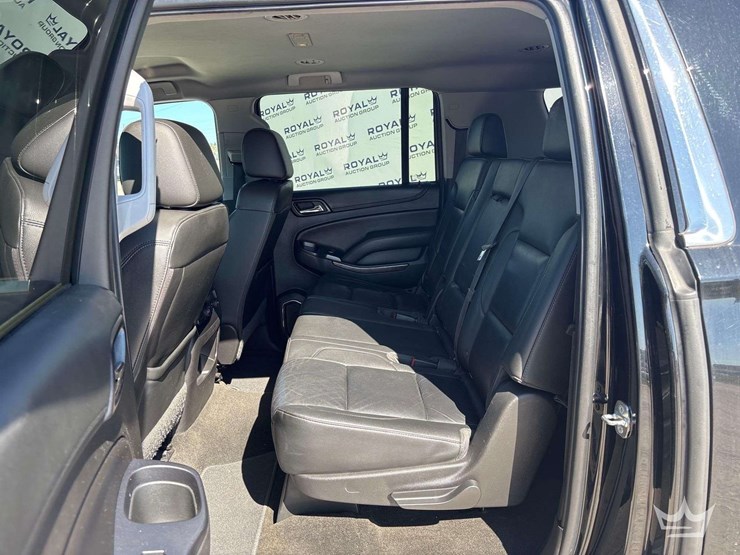 2018-chevrolet-suburban-image-25