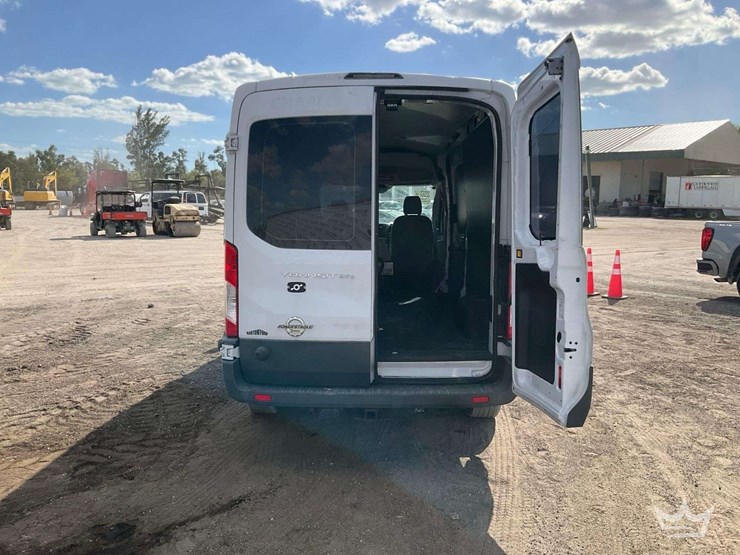 2015-ford-transit-image-29