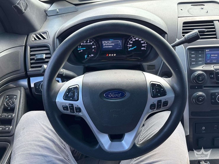 2015-ford-explorer-image-9