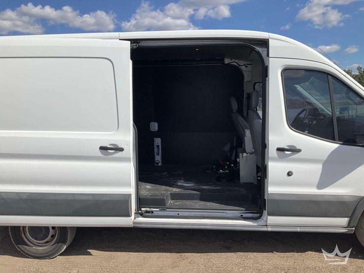 2015-ford-transit-image-25