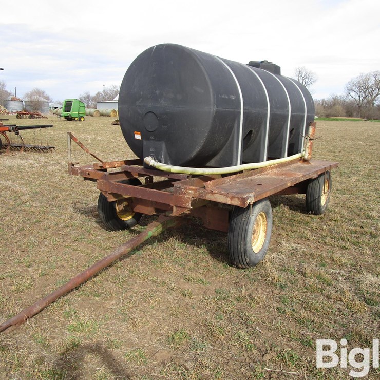 1025 Gallon Water Tank On Trailer