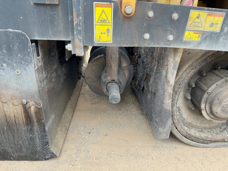 2010-caterpillar-ap-555e-image-21