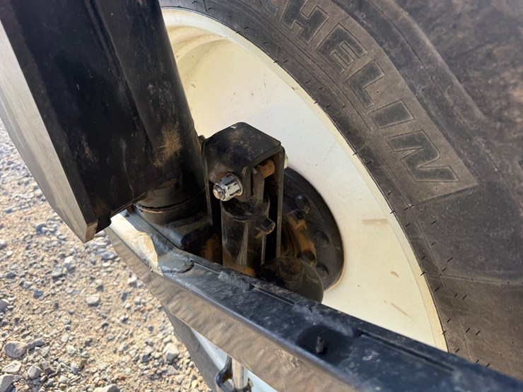 2015-apache-as720-image-27