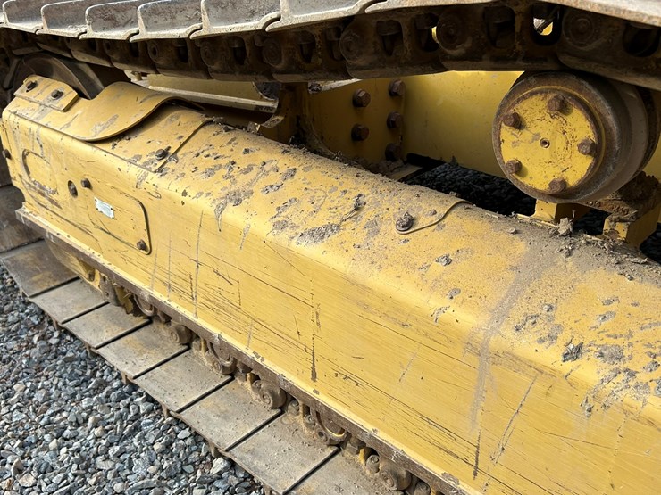 2023-caterpillar-d1-image-74