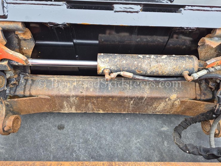 2021-kubota-svl95-2-skid-steer-loader-image-14