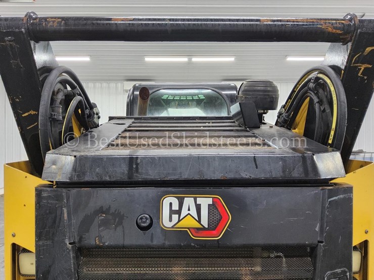 2020-caterpillar-299d3-image-12