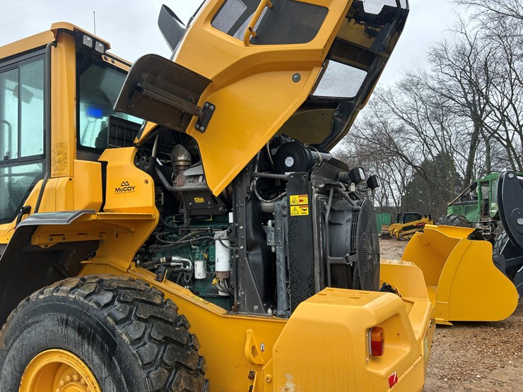 2019-volvo-l90h-image-37