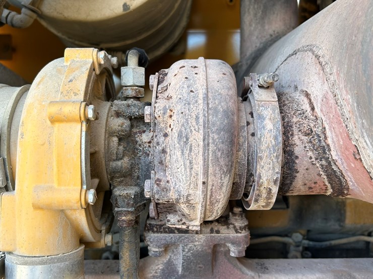 2010-deere-544k-image-40