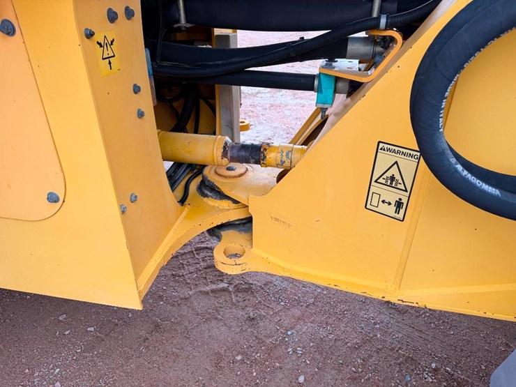 volvo-l120e-image-44