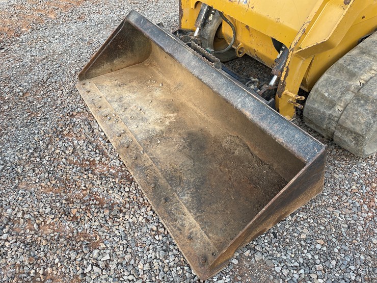 2017-caterpillar-259d-image-11