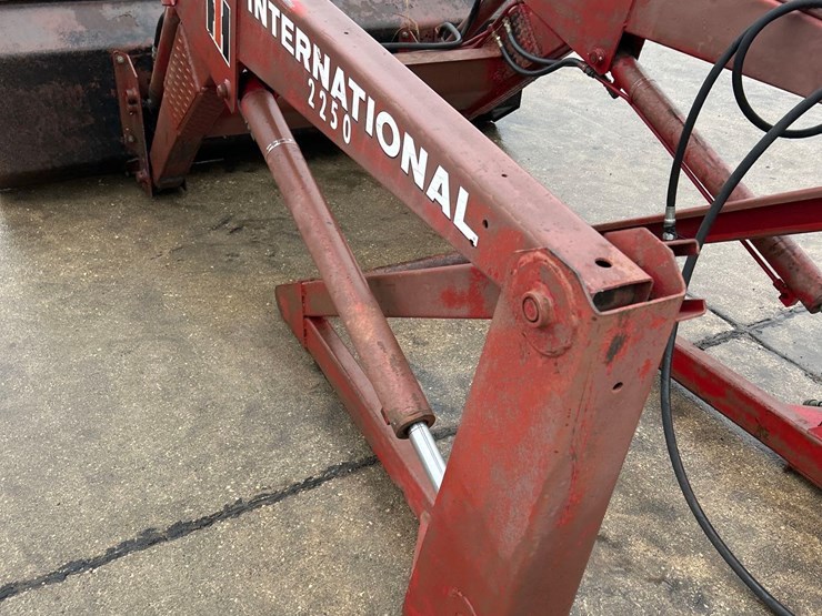 international-2250-image-9