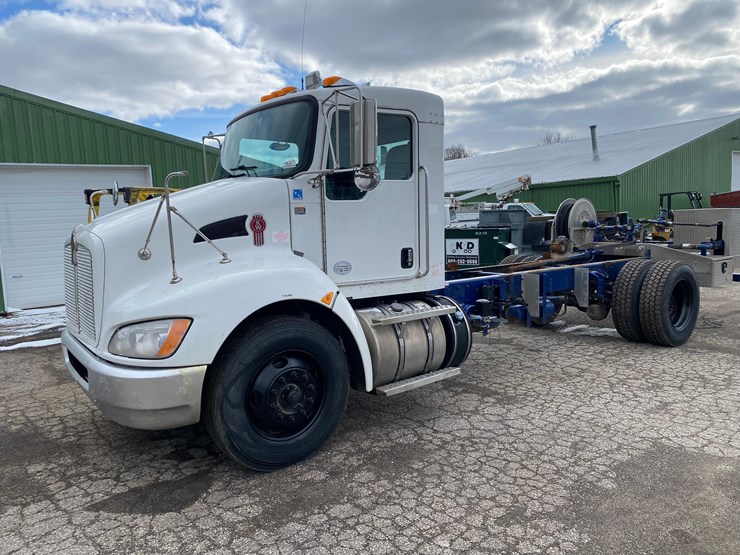 2012-kenworth-t370-image-3