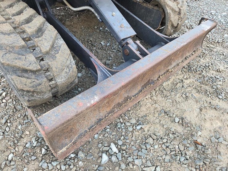 2020-deere-26g-image-23