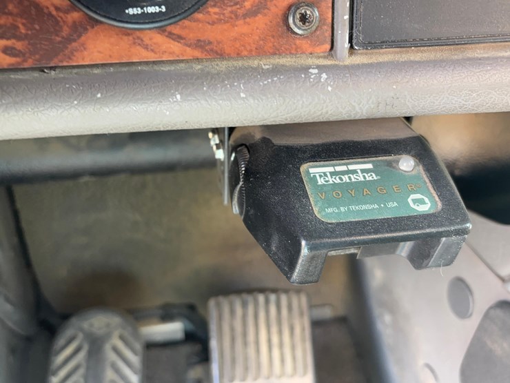 2002-kenworth-t800-image-28