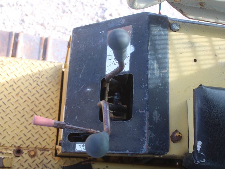 1990-komatsu-d37e-image-65