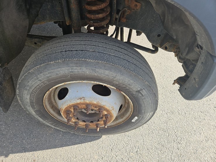 2014-ford-f550-xl-image-19