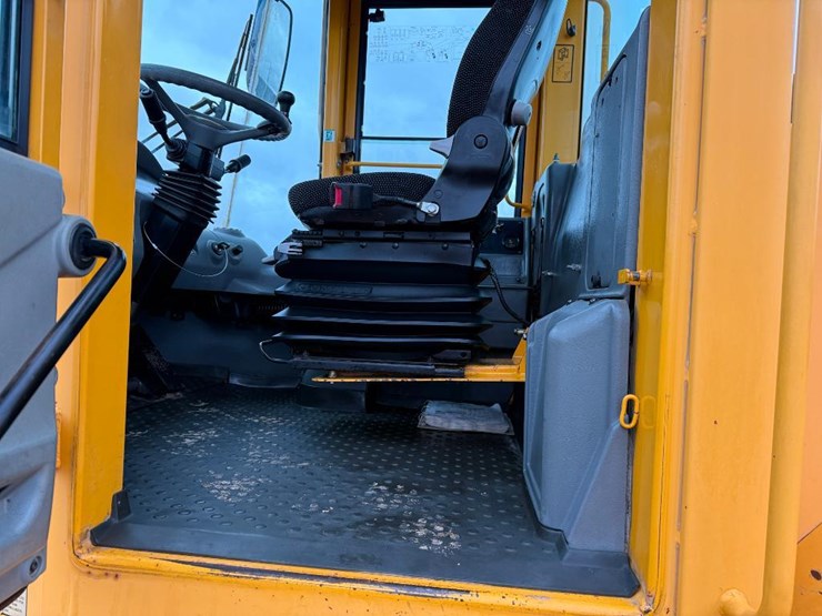 volvo-l120e-image-48