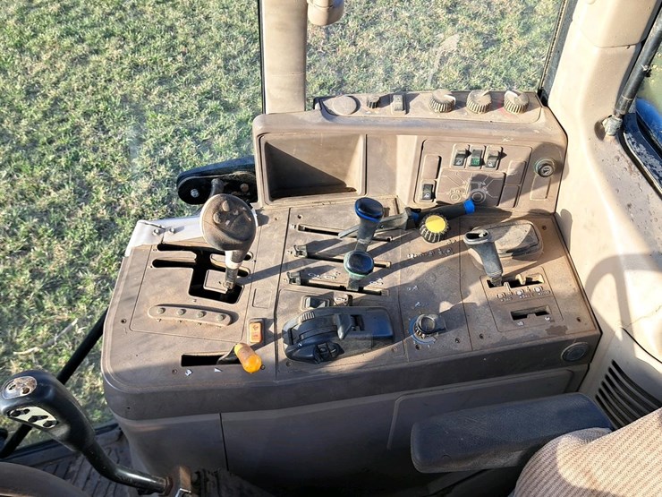 2010-john-deere-6230-image-18