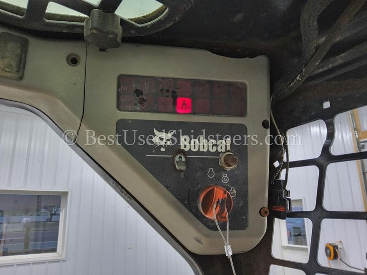 2007-bobcat-t140-image-24