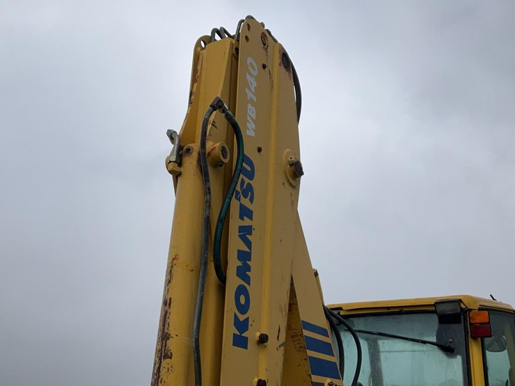 #360-•-2000-komatsu-4x4-utility-backhoe-image-56