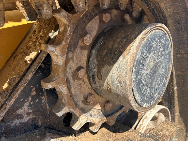 2015-deere-333e-image-48