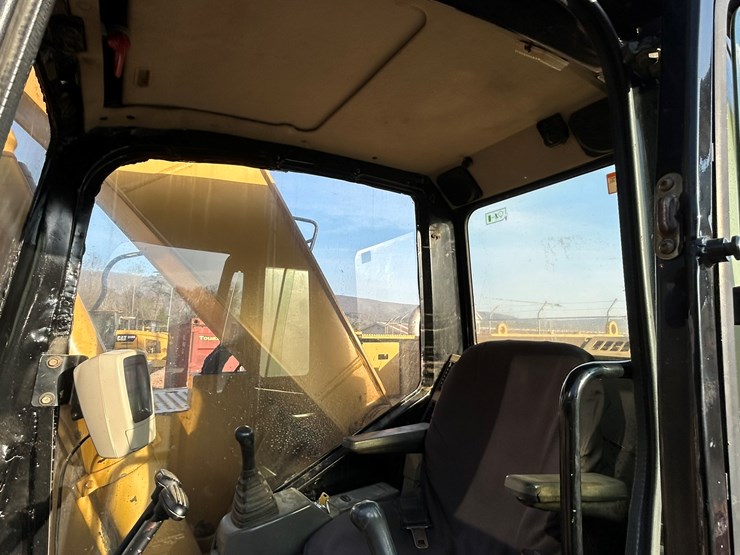 2004-caterpillar-321c-image-53