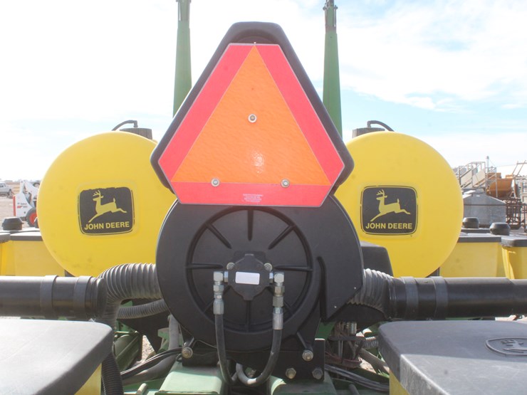 john-deere-7200-image-39