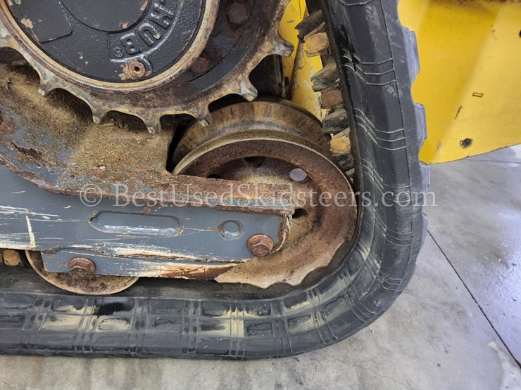 2019-deere-325g-image-23