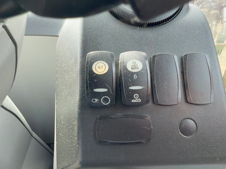 2012-caterpillar-420f-it-image-31