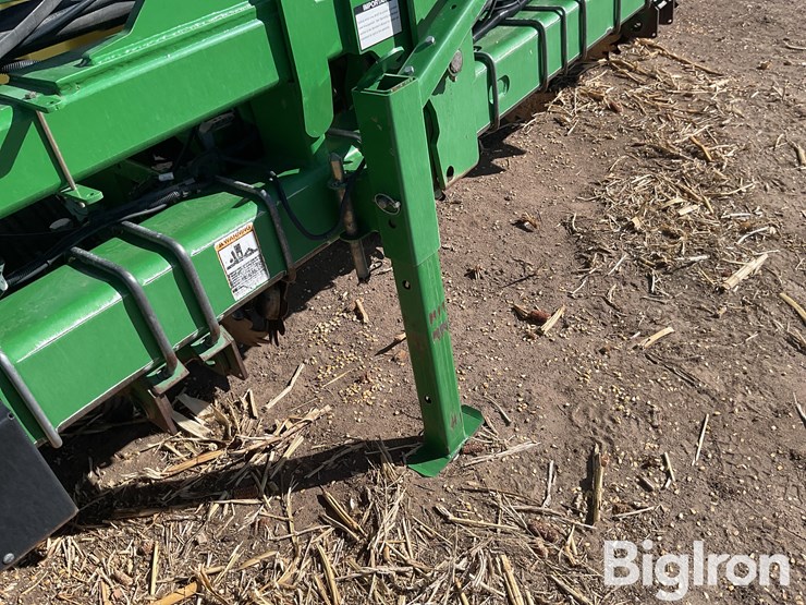 2014-john-deere-1720-image-12