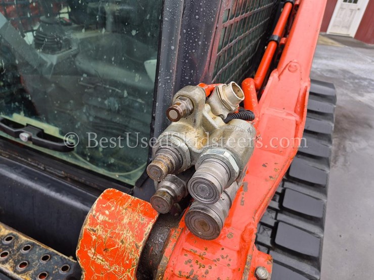 2019-kubota-svl95-2-skid-steer-loader-image-21