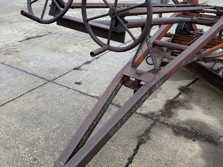 northfield-iron-company-#33-14ft-pull-type-road-grader-image-11