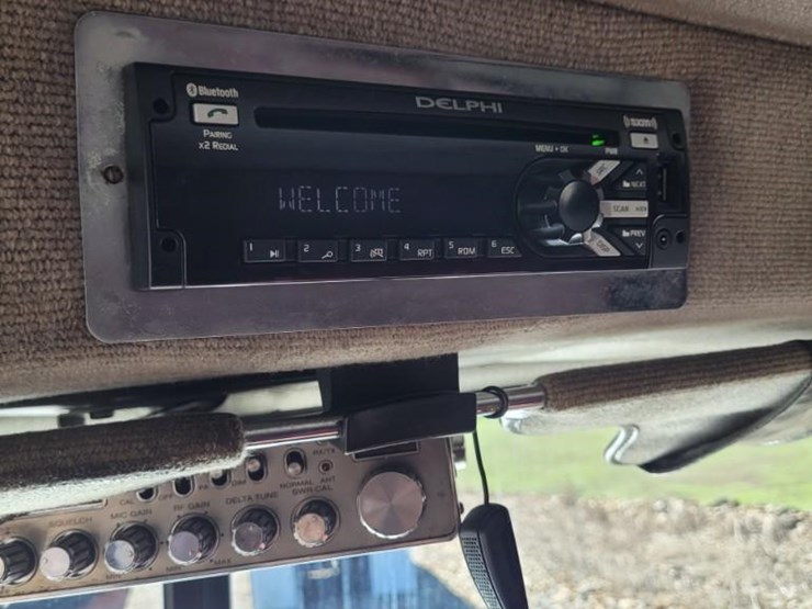 1993-peterbilt-377-image-30