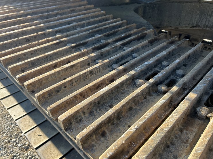 2019-deere-350g-lc-image-74