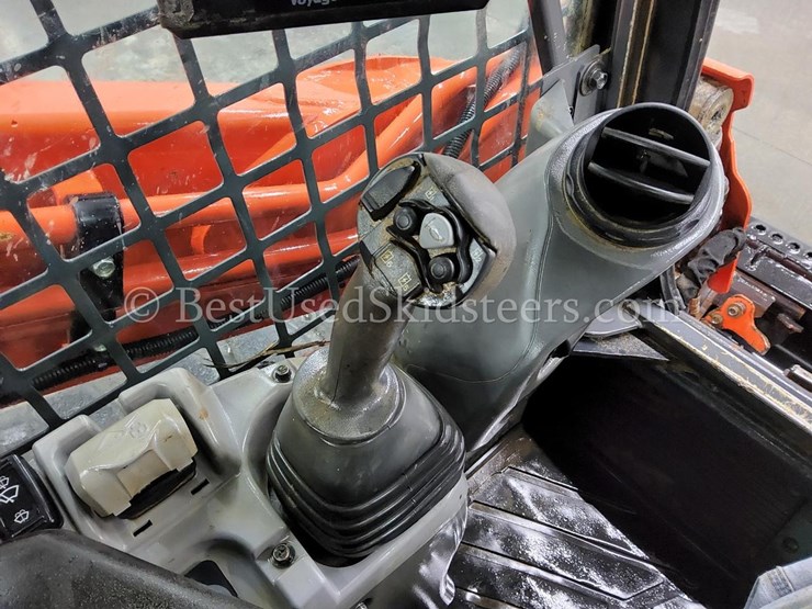 2023-kubota-svl97-2-image-28