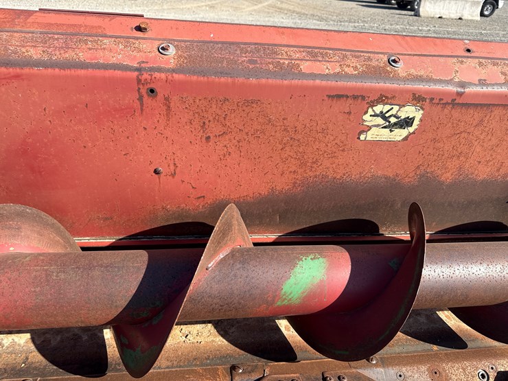 case-ih-1083-image-30