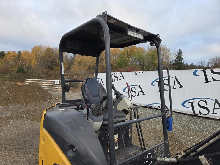 2020-deere-26g-image-37