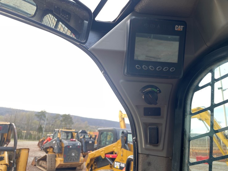 2017-caterpillar-259d-image-43