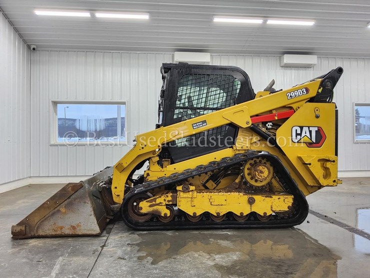 2020-caterpillar-299d3-image-2