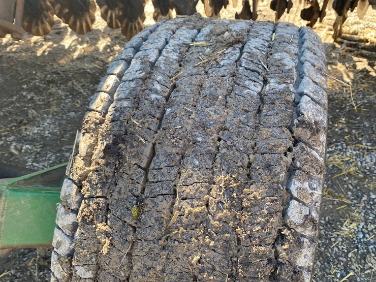 great-plains-solid-stand-30-image-102