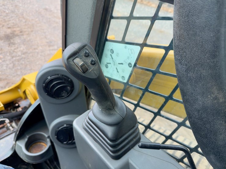 2021-caterpillar-289d3-image-22